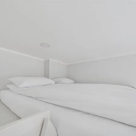 Airy Loft Nestled In Old Town Lägenhet