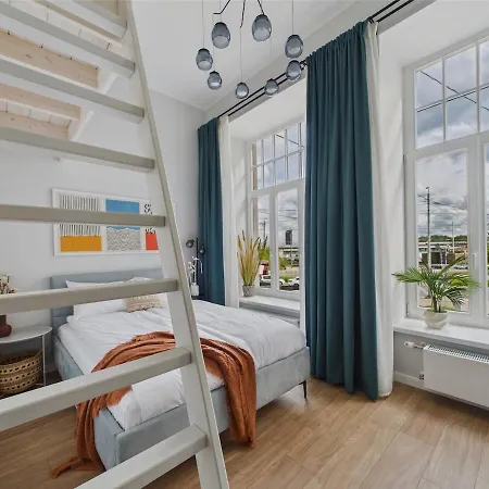 Lägenhet Airy Loft Nestled In Old Town